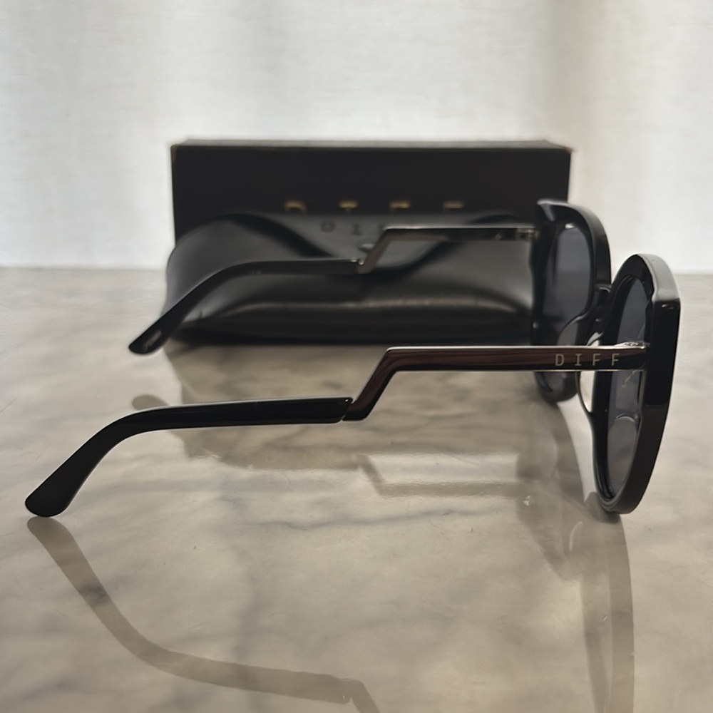 DIFF Black Cat Eye Sunglasses - Picture 4 of 7